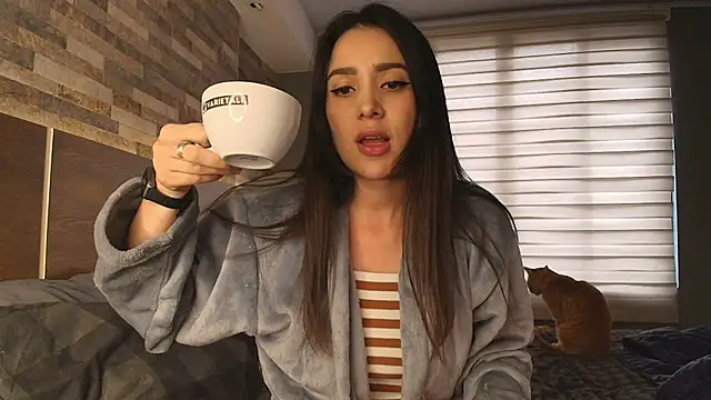 Snapshot of alicewilloww chatting on February 24, 2026, 9:57 pm alicewilloww online show from February 24, 2026, 9:57 pm