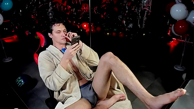 dirty-boss online show from November 5, 2025, 9:42 am