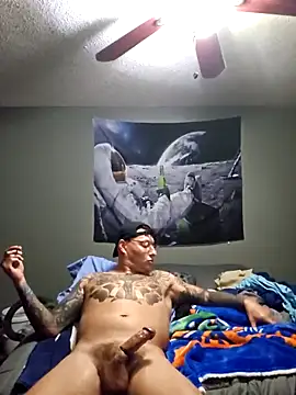 Snapshot of MrBiggBallz chatting on December 6, 2024, 8:18 pm MrBiggBallz online show from December 6, 2024, 8:18 pm