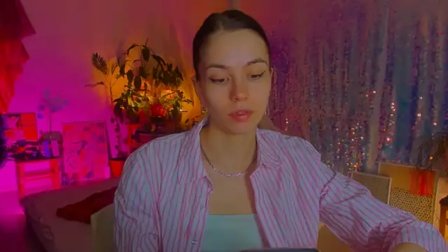 poli   online show from March 21, 2025, 5:12 pm