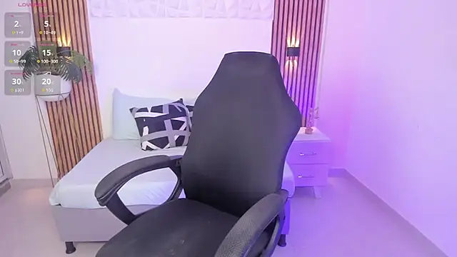 valeria acosta  online show from October 17, 2025, 9:23 am