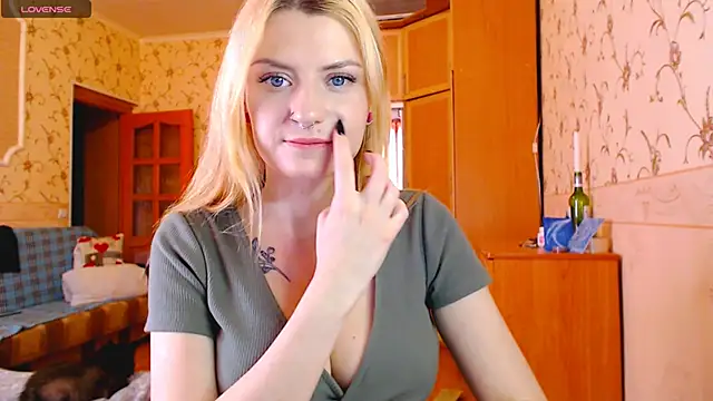 Snapshot of MarySweetness chatting on March 11, 2025, 11:01 am MarySweetness online show from March 11, 2025, 11:01 am