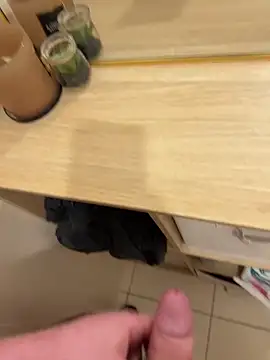 Cozqhh online show from April 20, 2026, 1:25 pm