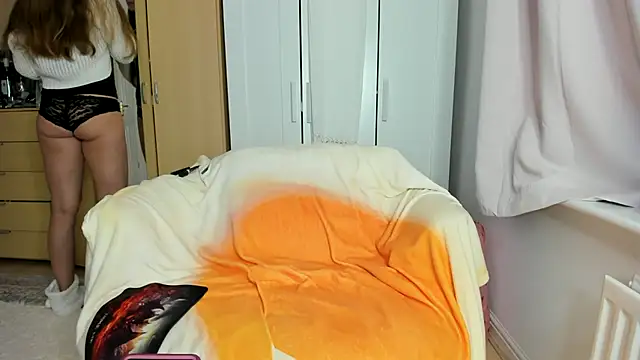 Snapshot of Rolla_Coaster chatting on October 19, 2025, 4:46 am Rolla Coaster online show from October 19, 2025, 4:46 am