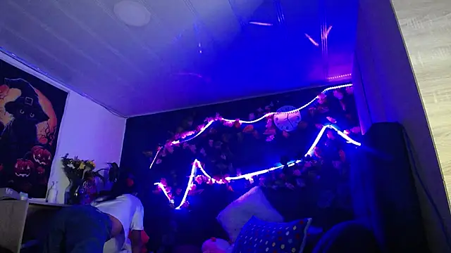 Samara Beltran online show from December 24, 2024, 5:27 am