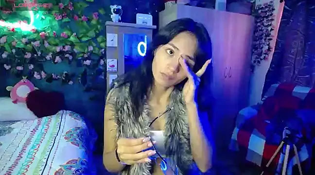 Samara Beltran online show from February 13, 2025, 8:34 pm