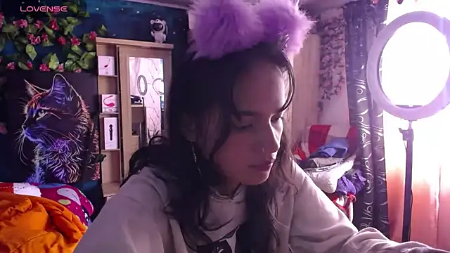 Samara Beltran online show from February 17, 2025, 4:48 pm