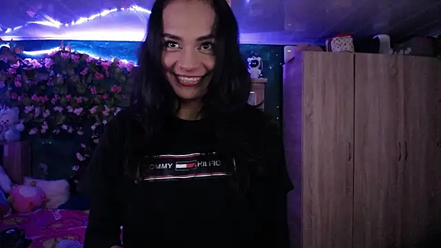 Samara Beltran online show from February 22, 2025, 6:39 am
