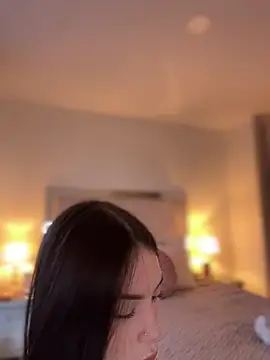 Im Valentina online show from April 22, 2026, 11:06 pm