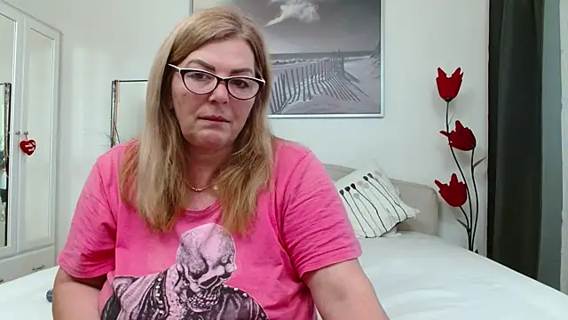 YulliaMilf online show from March 7, 2026, 3:20 pm