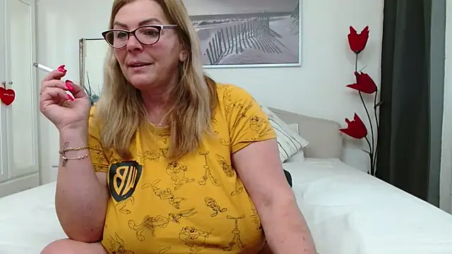 Snapshot of YulliaMilf chatting on May 2, 2026, 9:58 am YulliaMilf online show from May 2, 2026, 9:58 am
