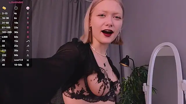 Snapshot of _Rude_Girl_ chatting on December 6, 2024, 3:22 pm Rude Girl online show from December 6, 2024, 3:22 pm