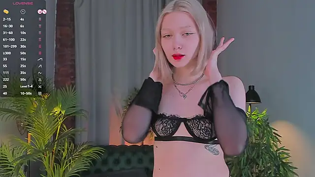 Snapshot of _Rude_Girl_ chatting on January 17, 2025, 6:33 pm Rude Girl online show from January 17, 2025, 6:33 pm