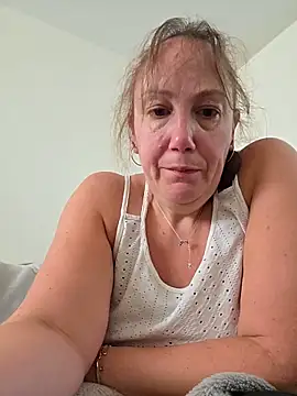 Snapshot of Wisie_Cutie chatting on May 16, 2026, 10:58 am Wisie Cutie online show from May 16, 2026, 10:58 am