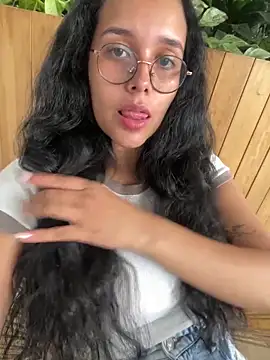 Snapshot of Annya-sweet chatting on March 10, 2025, 2:37 pm Annya-sweet online show from March 10, 2025, 2:37 pm