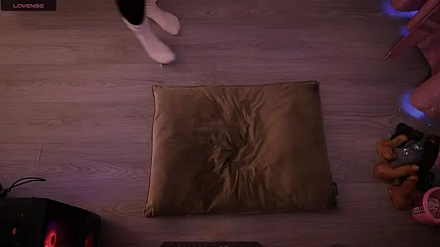 Redhead Shark new online show from January 18, 2026, 1:15 pm