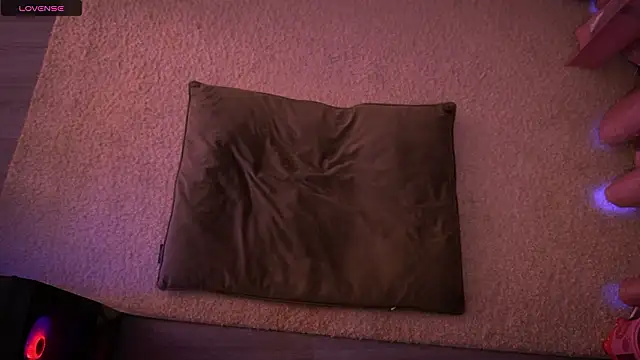 Redhead Shark new online show from February 23, 2026, 1:19 pm