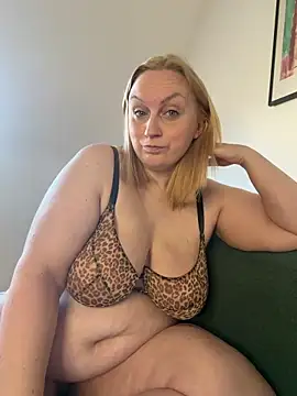 Snapshot of BBW_Nora chatting on October 21, 2025, 8:04 am BBW Nora online show from October 21, 2025, 8:04 am