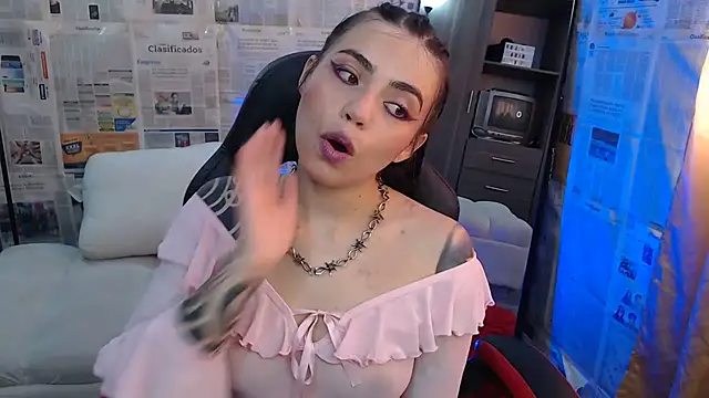 i am nina  online show from October 8, 2025, 7:11 pm