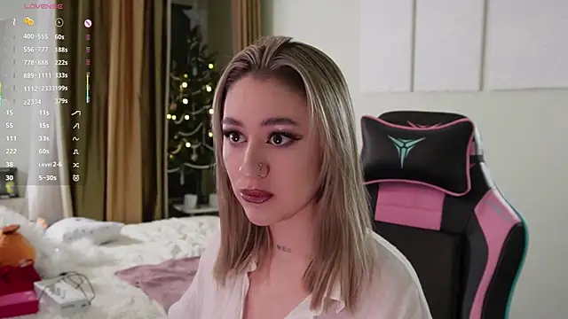 Snapshot of Fiona-Love chatting on December 21, 2025, 5:20 pm Fiona-Love online show from December 21, 2025, 5:20 pm