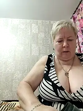 Snapshot of EffectFiona chatting on January 3, 2025, 11:01 pm EffectFiona online show from January 3, 2025, 11:01 pm