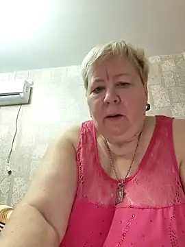 Snapshot of EffectFiona chatting on January 9, 2025, 11:13 pm EffectFiona online show from January 9, 2025, 11:13 pm