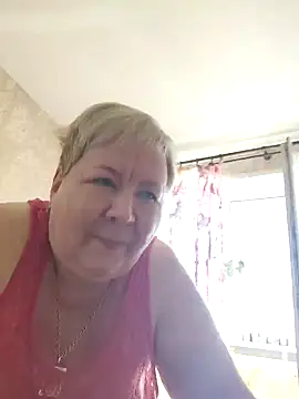 Snapshot of EffectFiona chatting on March 23, 2025, 8:37 am EffectFiona online show from March 23, 2025, 8:37 am