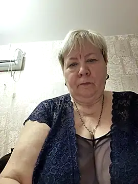 EffectFiona online show from January 5, 2026, 11:52 pm