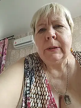 EffectFiona online show from March 21, 2026, 4:06 am