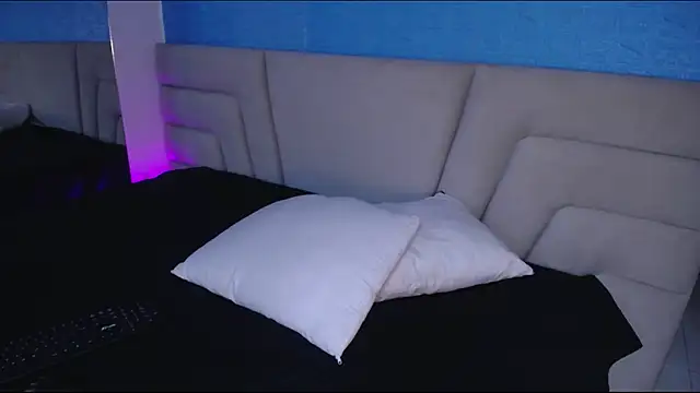 Miss Loise online show from October 7, 2025, 3:47 am