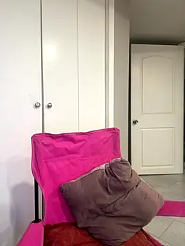 wishwashhy22 online show from October 9, 2025, 6:28 pm