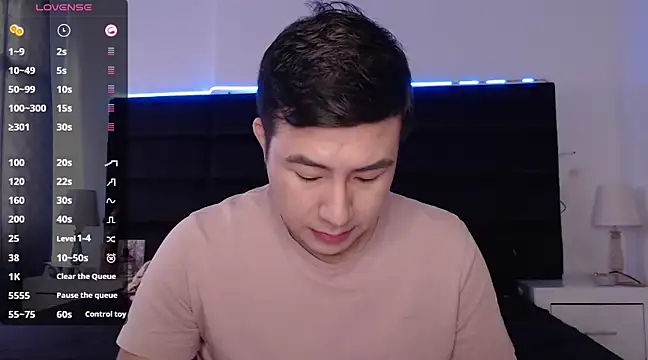 andrewmhilton  online show from March 21, 2025, 6:29 pm