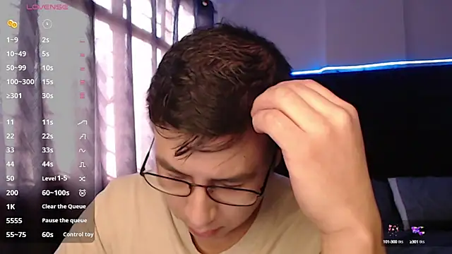 andrewmhilton  online show from September 24, 2025, 10:02 pm