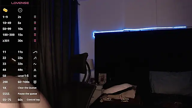 andrewmhilton  online show from October 12, 2025, 6:23 am