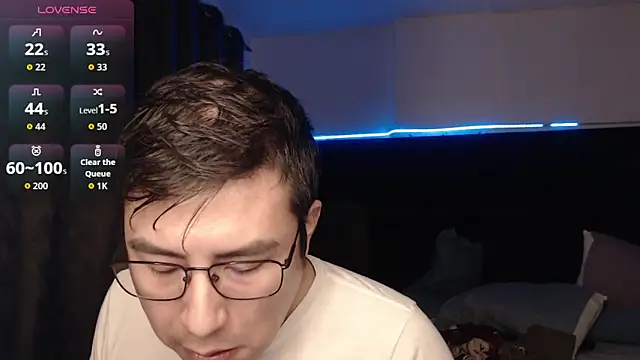 andrewmhilton  online show from December 3, 2025, 3:58 am