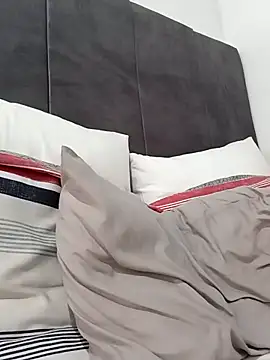 BLACK BOTTOM03 online show from December 2, 2025, 7:03 am