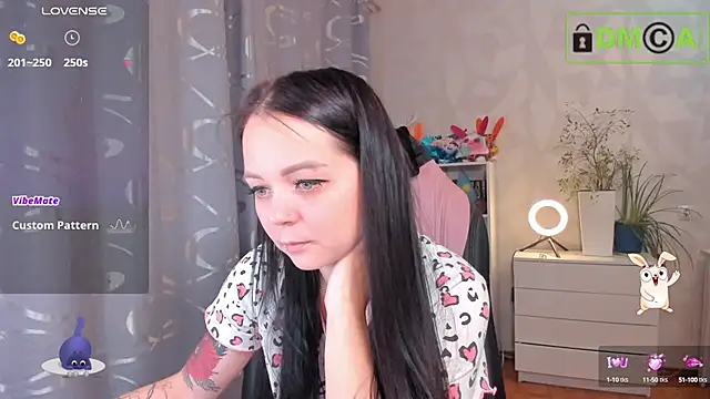 AnnyHoney  online show from September 28, 2025, 2:44 pm