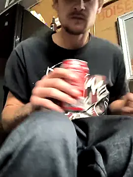 Snapshot of Midwestalpha chatting on November 6, 2025, 9:10 am Midwestalpha online show from November 6, 2025, 9:10 am