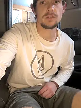 Snapshot of Midwestalpha chatting on December 20, 2025, 5:36 am Midwestalpha online show from December 20, 2025, 5:36 am