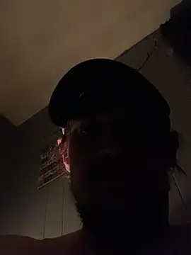 Snapshot of Midwestalpha chatting on February 4, 2026, 5:46 am Midwestalpha online show from February 4, 2026, 5:46 am