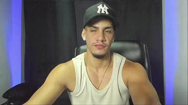 jhonnysnow17 online show from October 14, 2025, 1:28 am