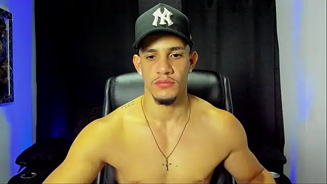 jhonnysnow17 online show from October 23, 2025, 2:44 am