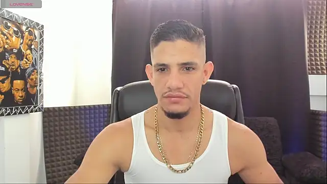 jhonnysnow17 online show from May 26, 2026, 2:24 pm