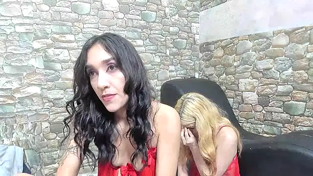 chicamir22 online show from December 6, 2024, 11:47 pm