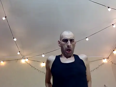 HandsomeAlfie online show from September 18, 2025, 2:13 am