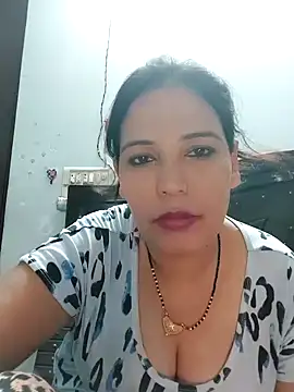 Snapshot of Poojabhabi101 chatting on September 16, 2025, 5:52 am Poojabhabi101 online show from September 16, 2025, 5:52 am