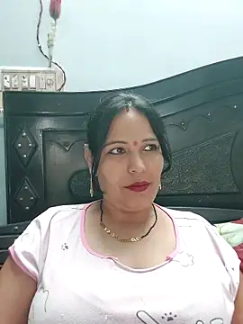 Snapshot of Poojabhabi101 chatting on September 23, 2025, 5:32 am Poojabhabi101 online show from September 23, 2025, 5:32 am