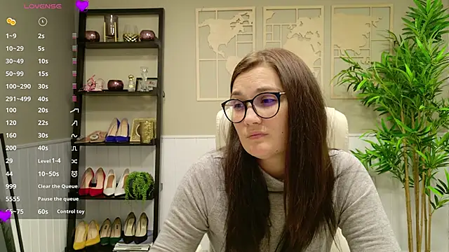 SelineSole online show from November 17, 2025, 4:13 pm