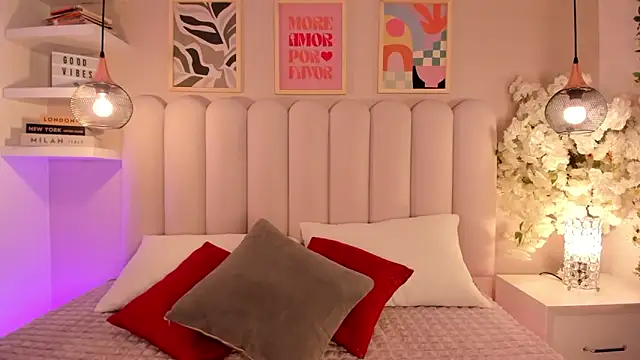 cute  cherry  online show from October 1, 2025, 9:43 pm