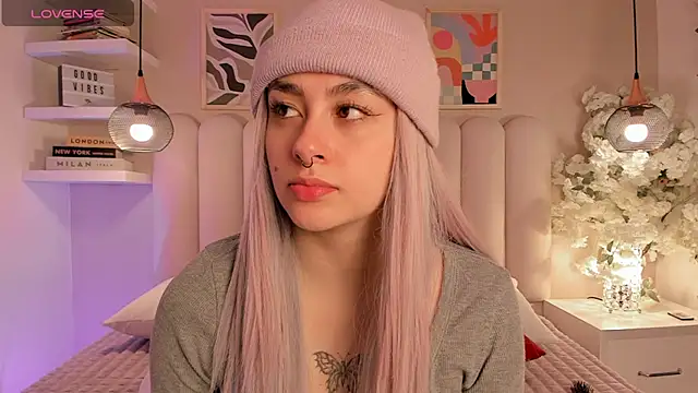 cute  cherry  online show from October 23, 2025, 12:37 pm